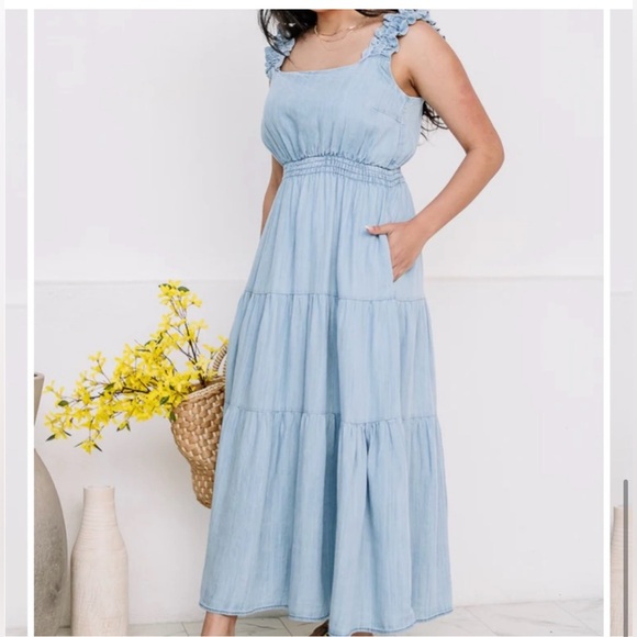 easel Dresses & Skirts - Easel BLUEBONNET BREEZE DENIM MAXI DRESS
Small NWT